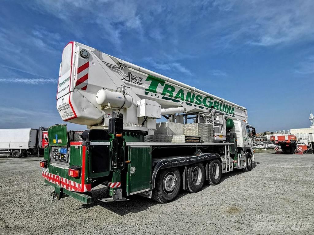 Bronto S70 XDT Kompaktiškas savaeigis strėlinis keltuvas