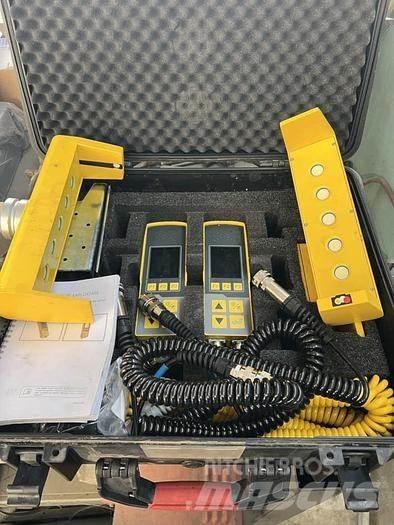 CAT AP 655D Asfalto klotuvai