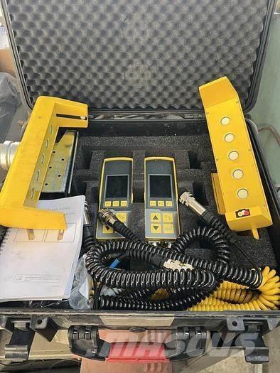 CAT AP 655D Asfalto klotuvai