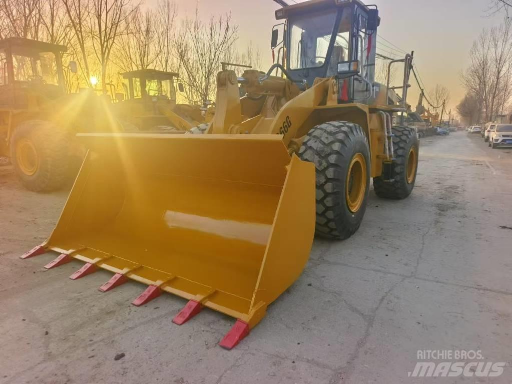 CAT 966G Naudoti ratiniai krautuvai