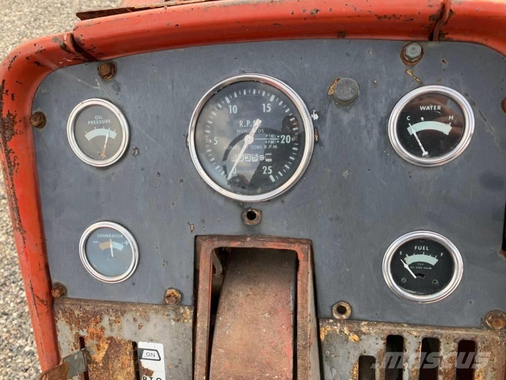 Massey Ferguson 1100 Traktoriai