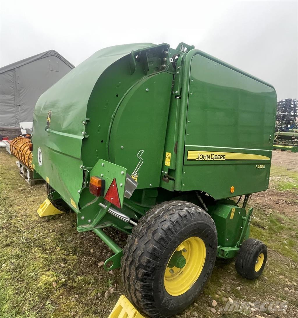 John Deere F 440 E Ritinių presai