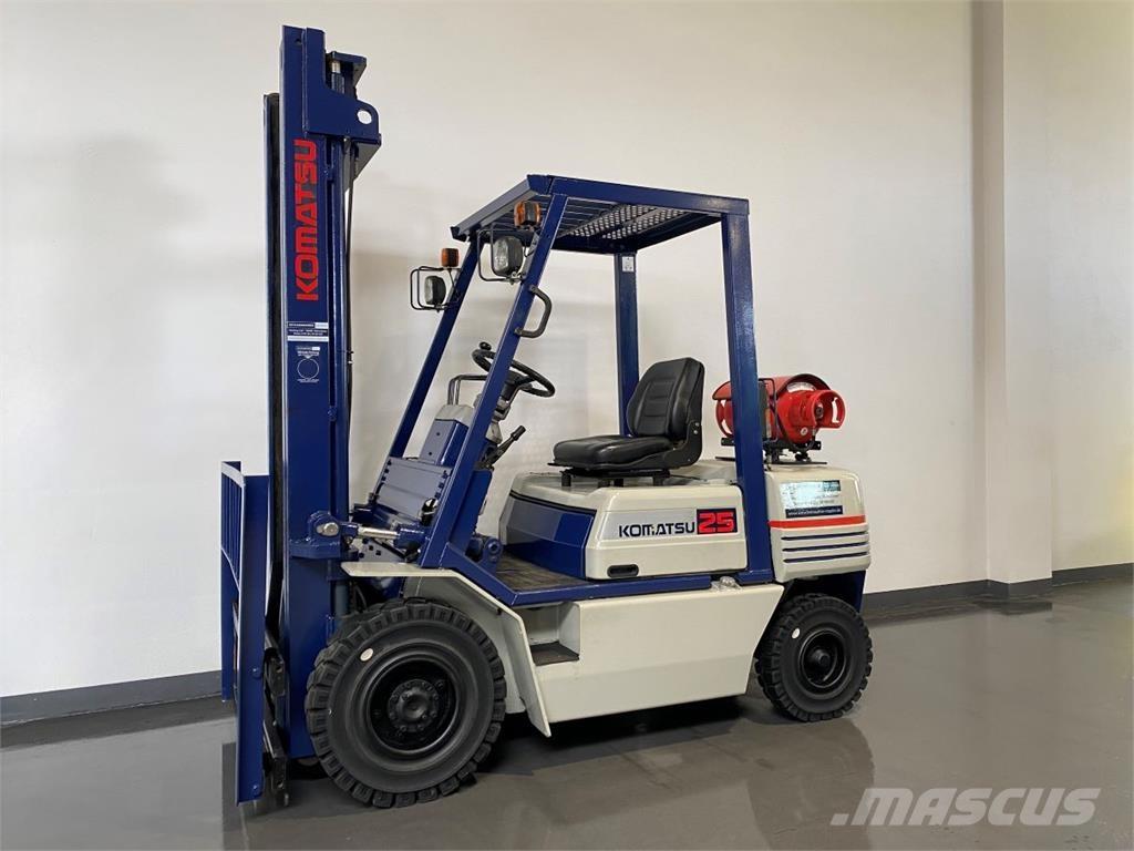 Komatsu FG25T-11E LPG (dujiniai) krautuvai