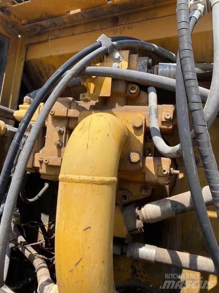 CAT 336 Vikšriniai ekskavatoriai