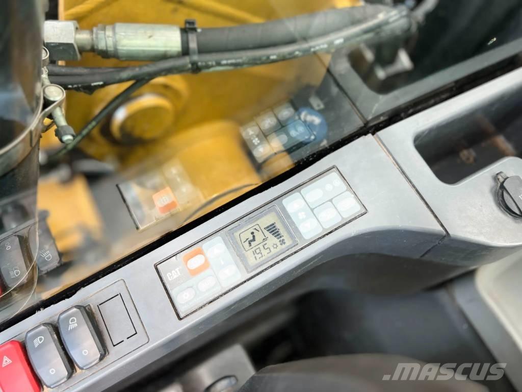 CAT M318F Ratiniai ekskavatoriai