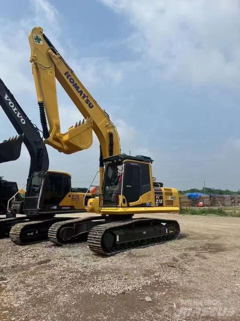 Komatsu 210-8 Vikšriniai ekskavatoriai