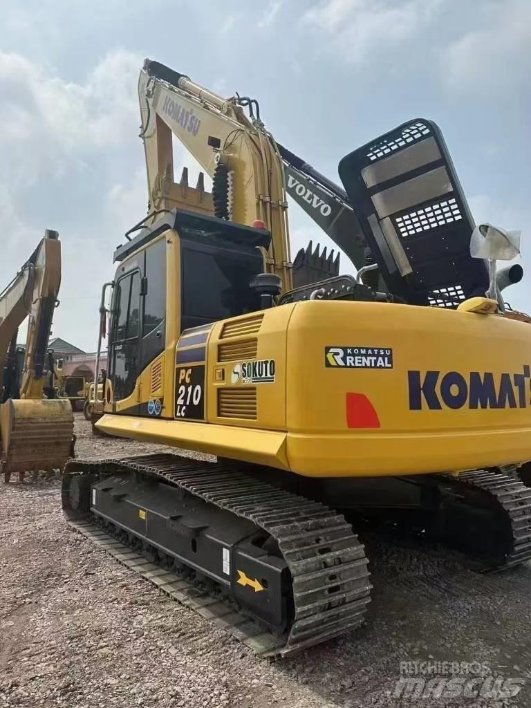 Komatsu 210-8 Vikšriniai ekskavatoriai