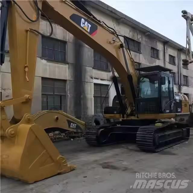 CAT 324 D Vikšriniai ekskavatoriai