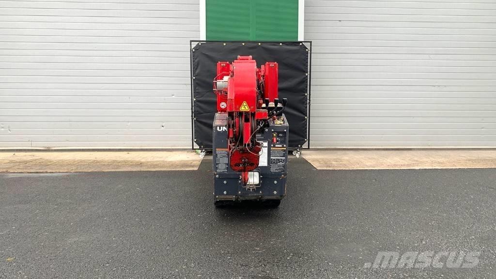 Unic URW 295 Mini kranai