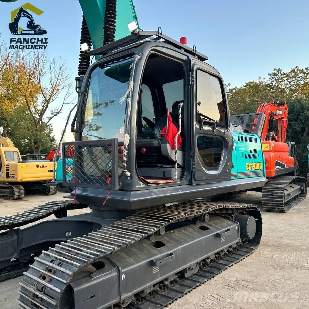 Kobelco SK 200 Vikšriniai ekskavatoriai