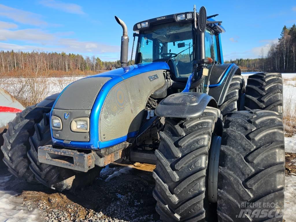 Valtra T 171 Traktoriai