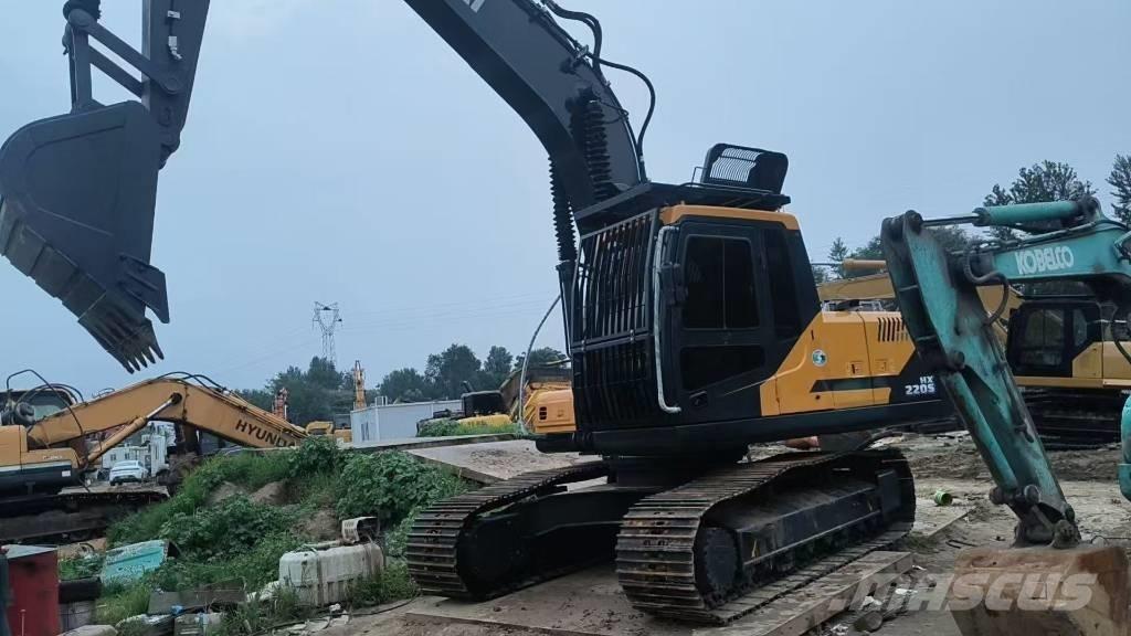 Hyundai HX220S Vikšriniai ekskavatoriai
