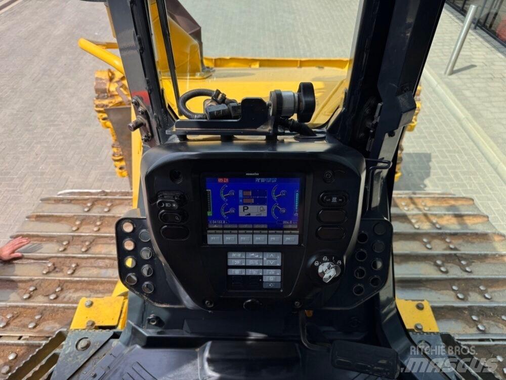 Komatsu D61PXi-24EO Vikšriniai buldozeriai