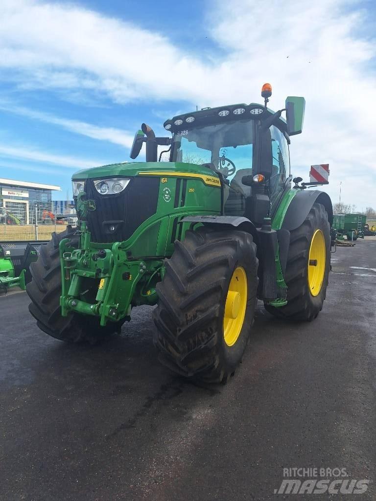 John Deere 6R250 Traktoriai