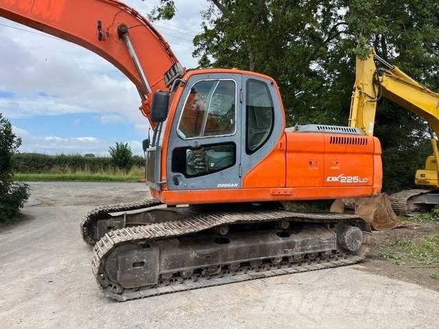 Doosan DX 225 LC Vikšriniai ekskavatoriai