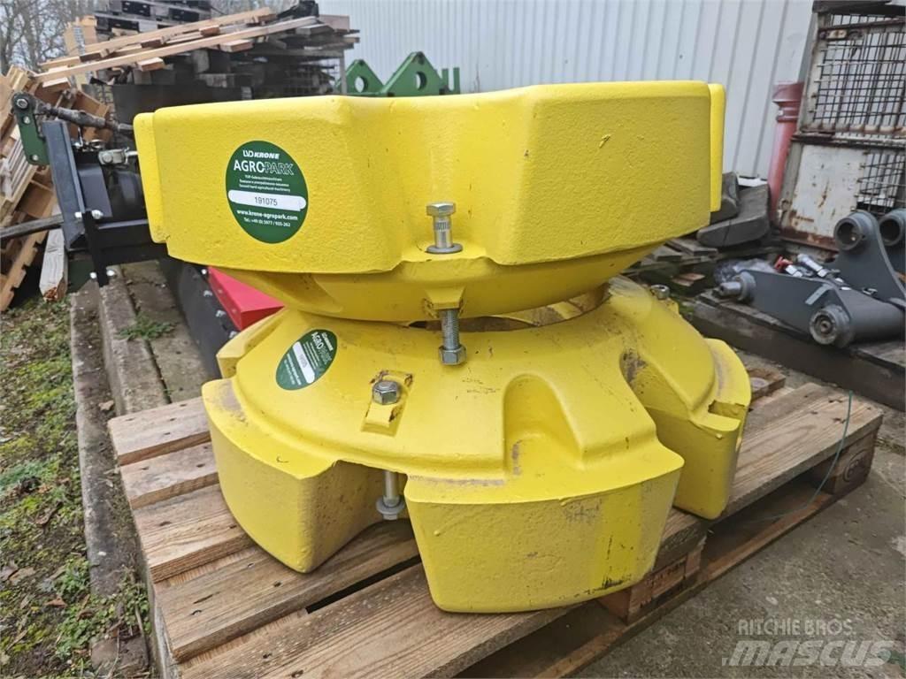 John Deere 620 kg Kiti naudoti traktorių priedai
