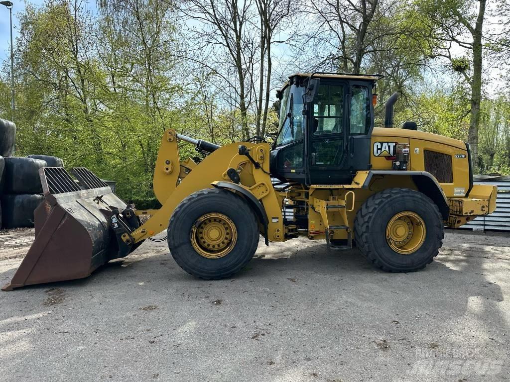 CAT 938 M Naudoti ratiniai krautuvai
