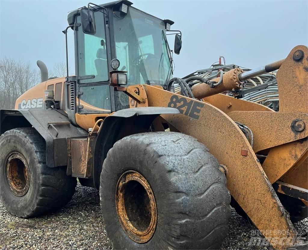 Case IH 821E Naudoti ratiniai krautuvai