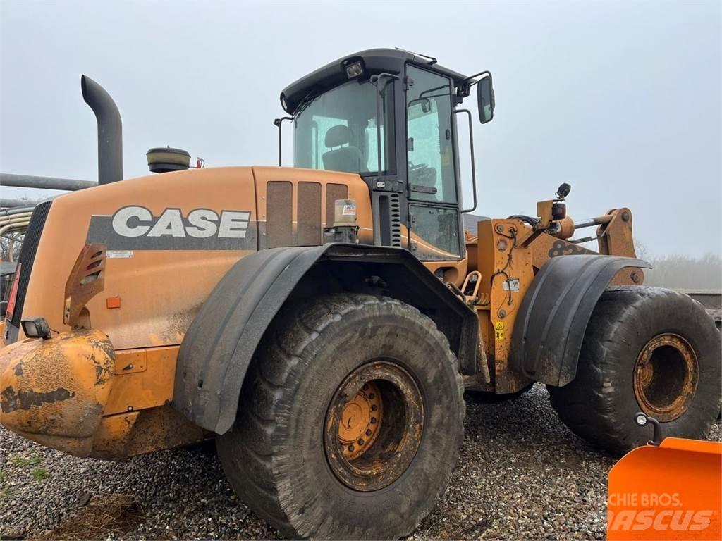 Case IH 821E Naudoti ratiniai krautuvai