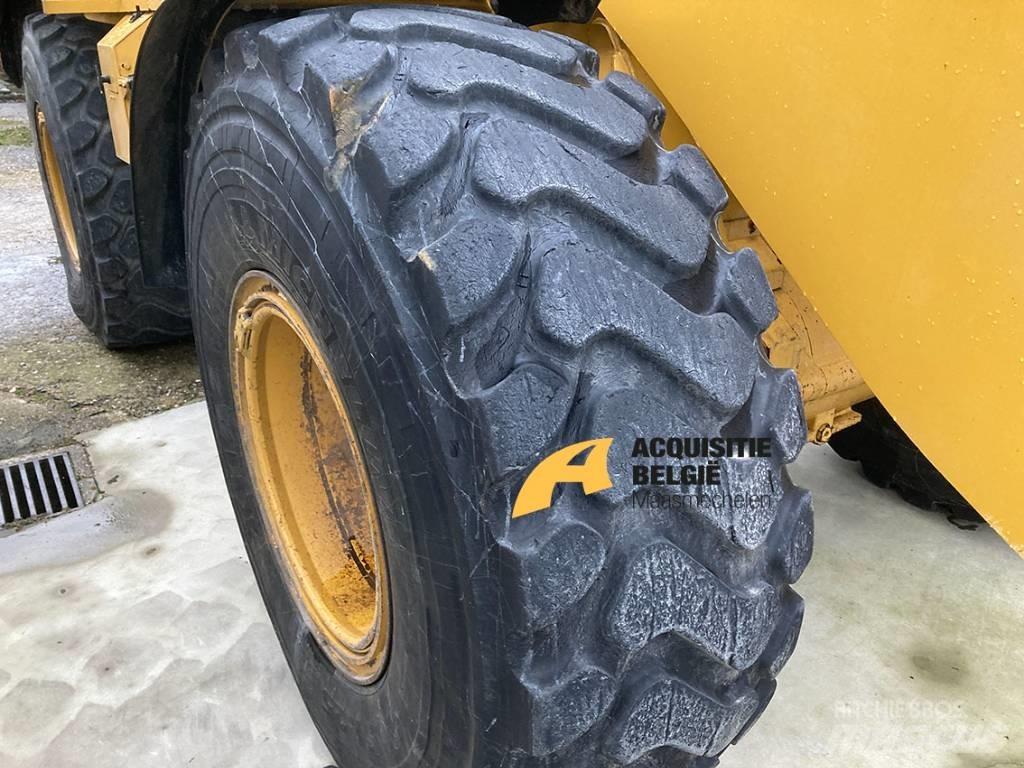 CAT 930M Naudoti ratiniai krautuvai