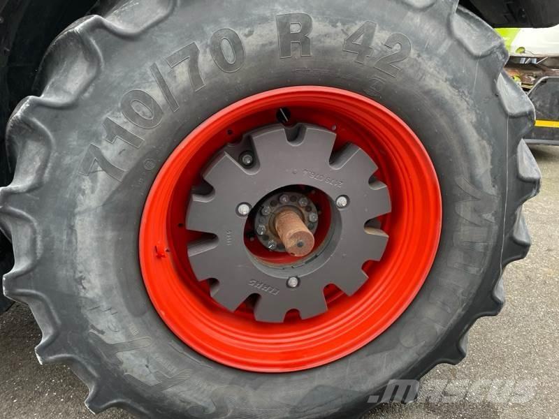 CLAAS Axion 870 Traktoriai