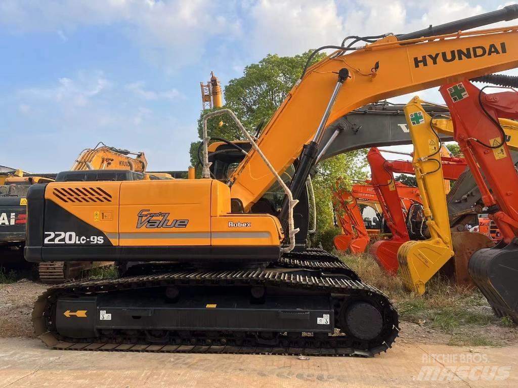 Hyundai R220LC-9S Vikšriniai ekskavatoriai