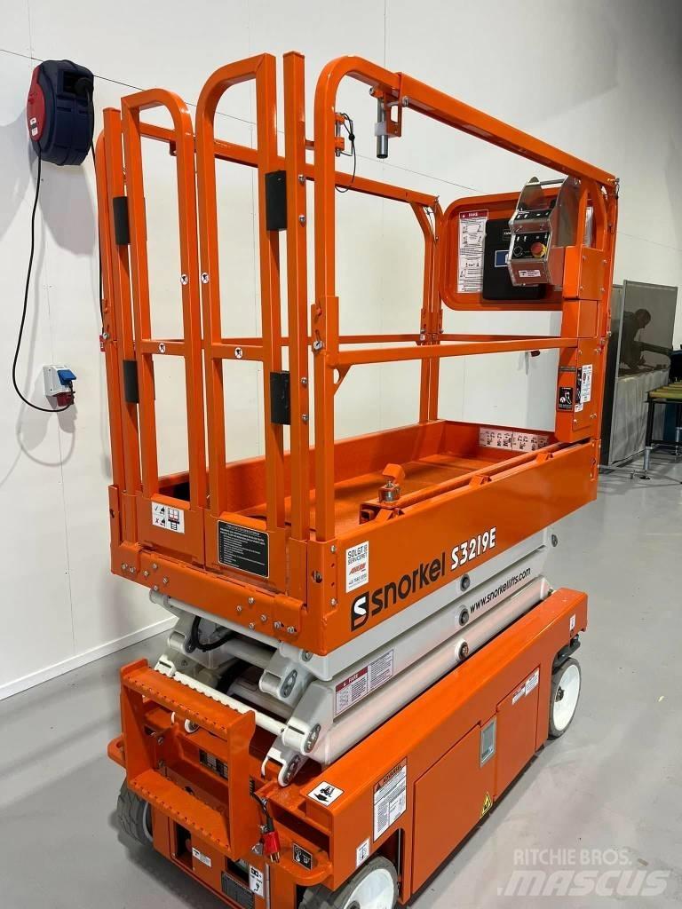 Snorkel S 3219 E Žirkliniai keltuvai