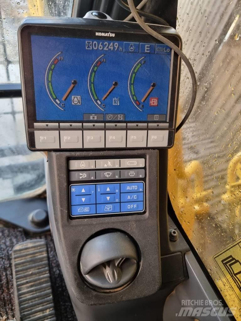 Komatsu PC 210-8 Vikšriniai ekskavatoriai