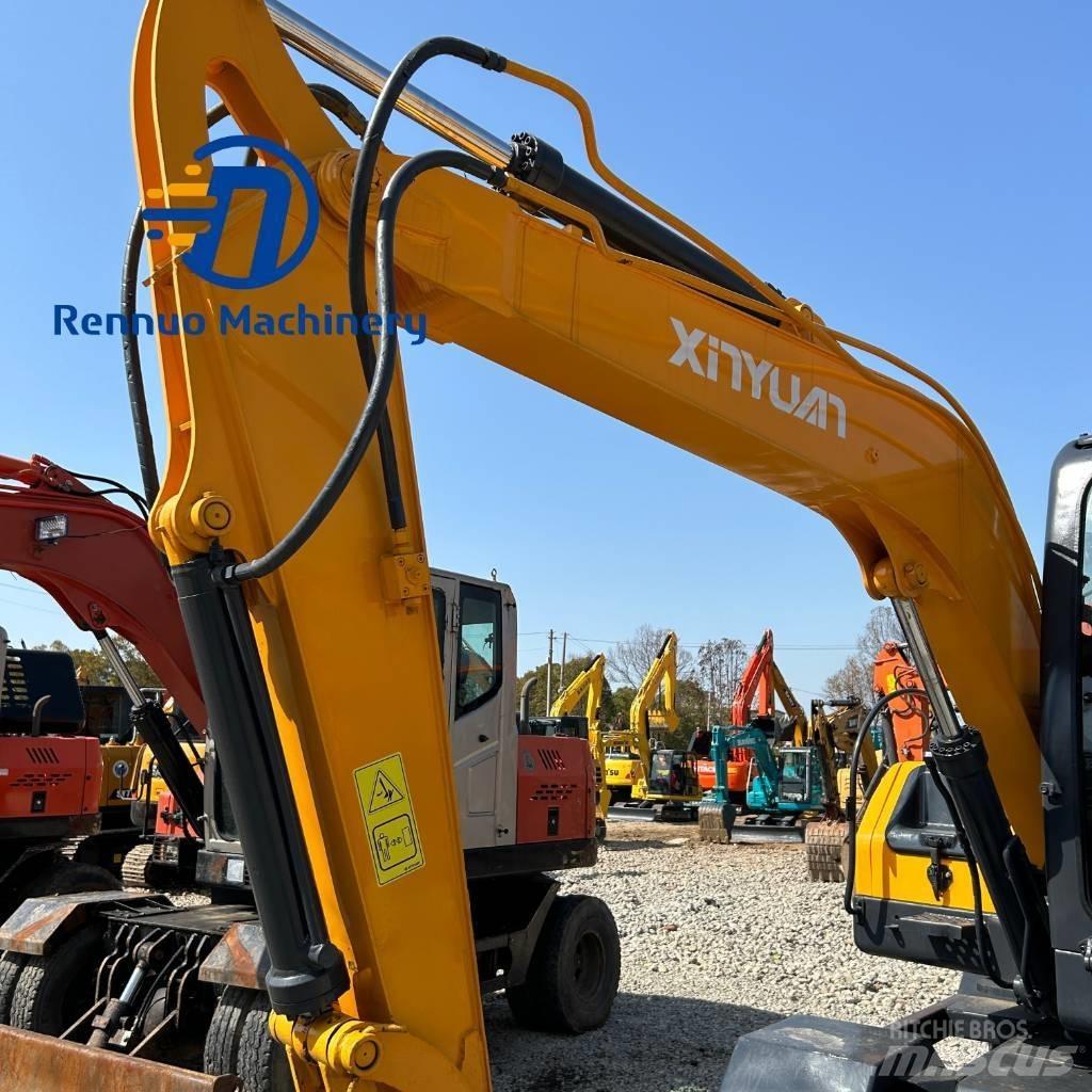 Xinyuan C75W Ratiniai ekskavatoriai