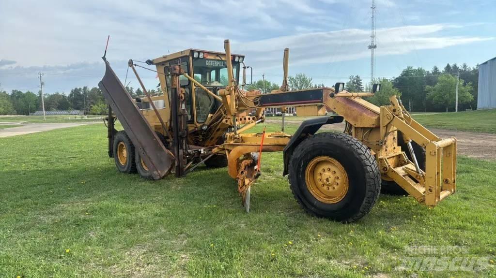 CAT 140 H Greideriai