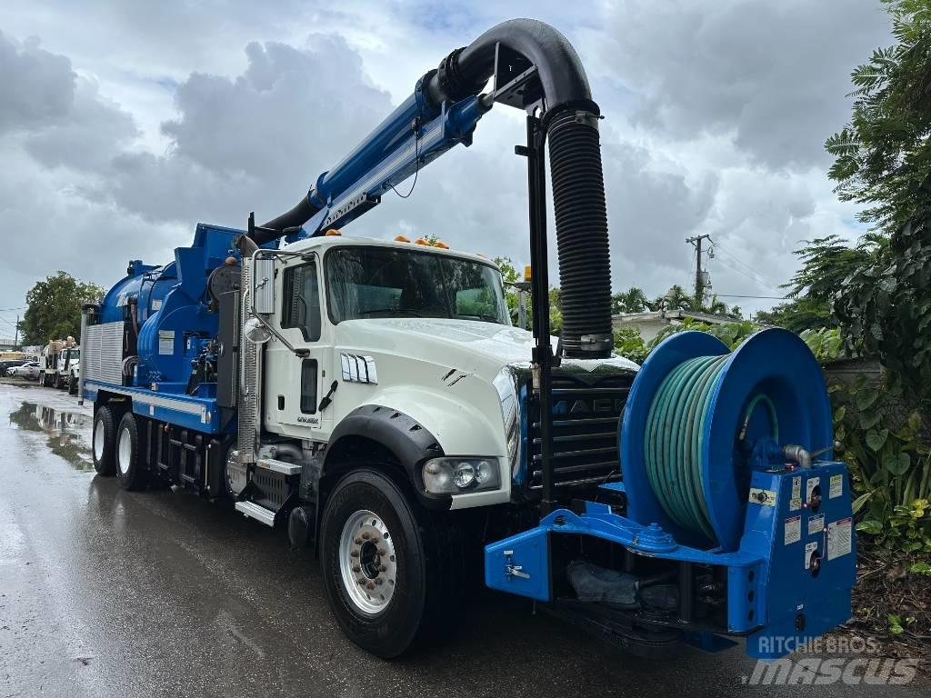 Mack GU713 Kombinuotos paskirties / vakuuminiai sunkvežimiai