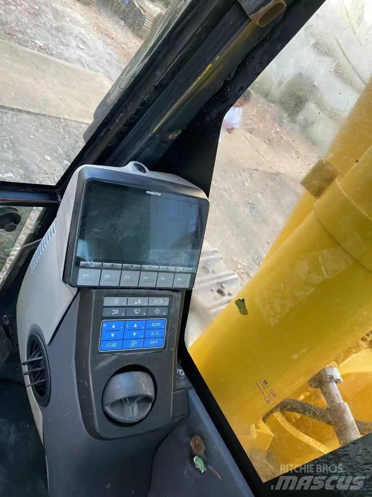 Komatsu PC450-8 Vikšriniai ekskavatoriai