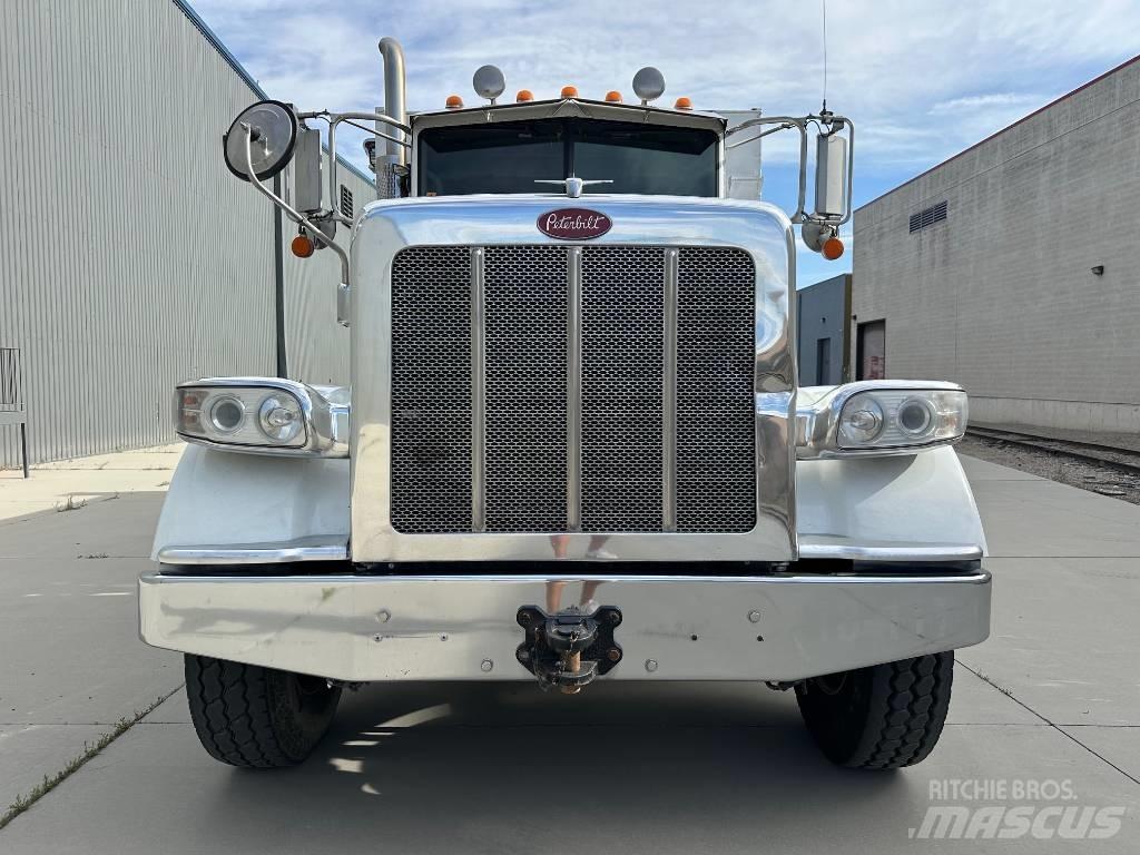 Kenworth 367 Savivarčių priekabų vilkikai