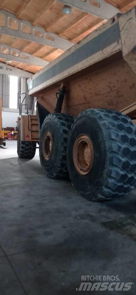 CAT 740 Karjeriniai savivarčiai