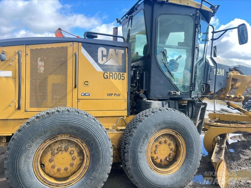 CAT 12 M Greideriai