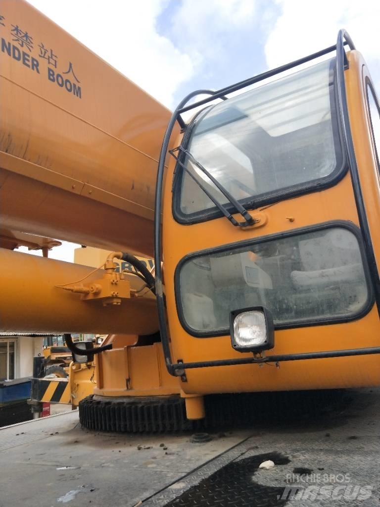 XCMG QY70T Visureigiai kranai