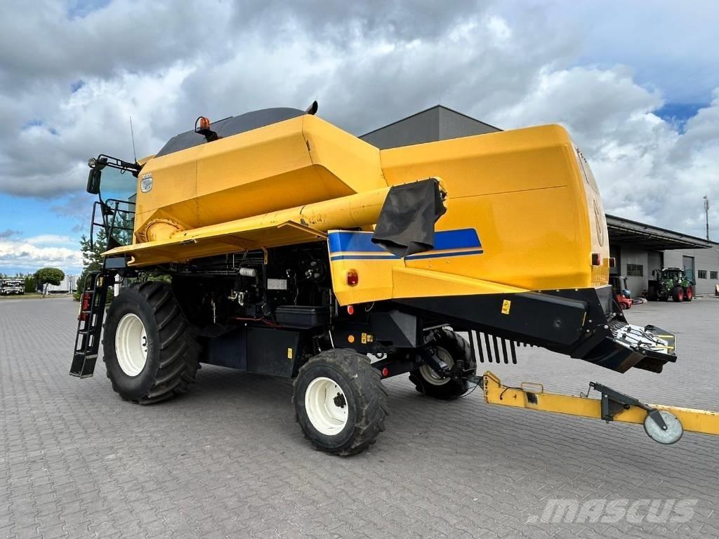 New Holland TC 5.80 Derliaus nuėmimo kombainai