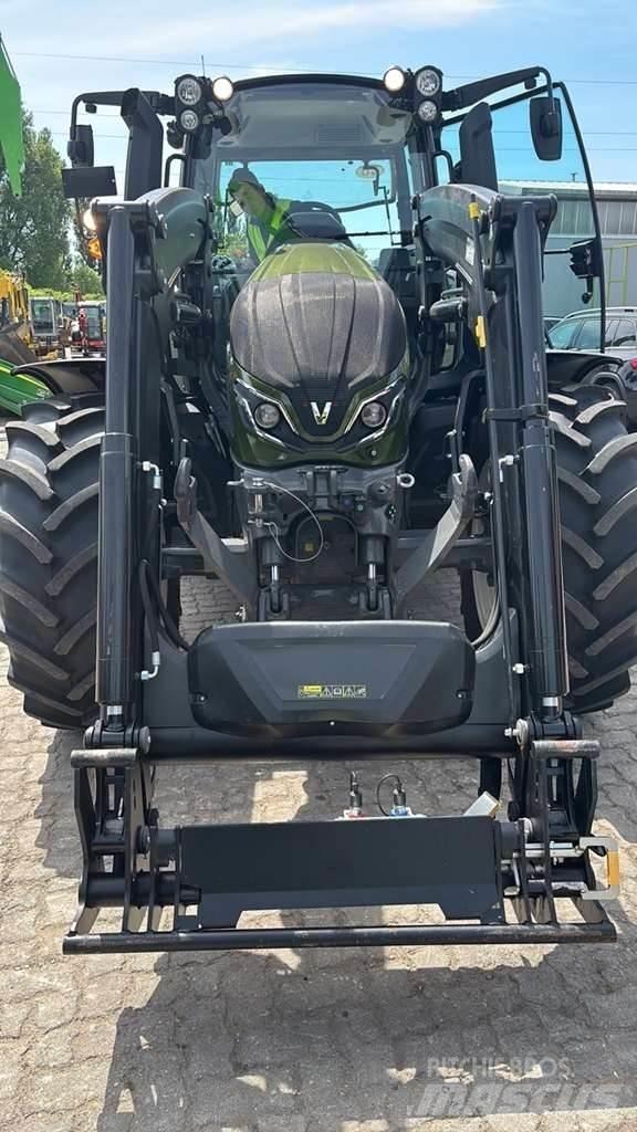 Valtra G135 Traktoriai