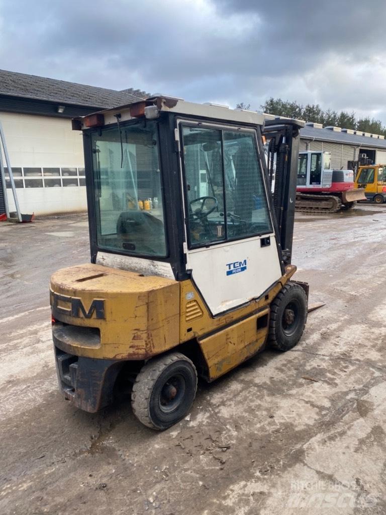 TCM FD 25 Dyzeliniai krautuvai