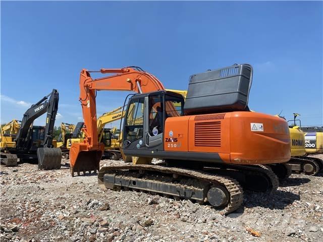 Hitachi ZX 250 Vikšriniai ekskavatoriai