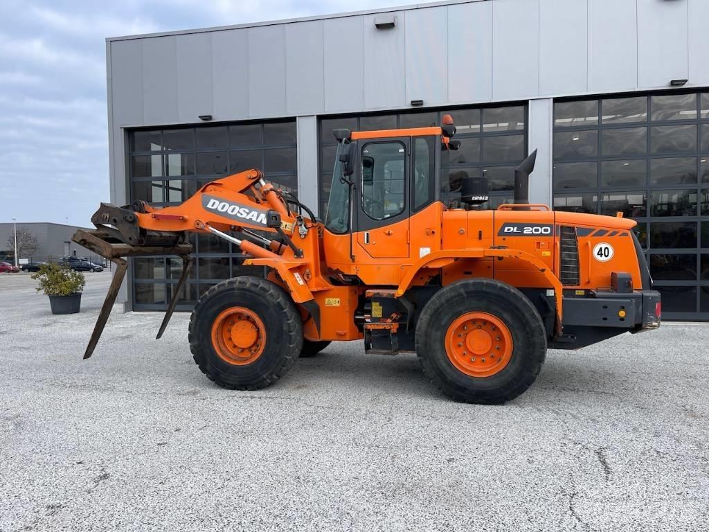 Doosan DL 200 Naudoti ratiniai krautuvai
