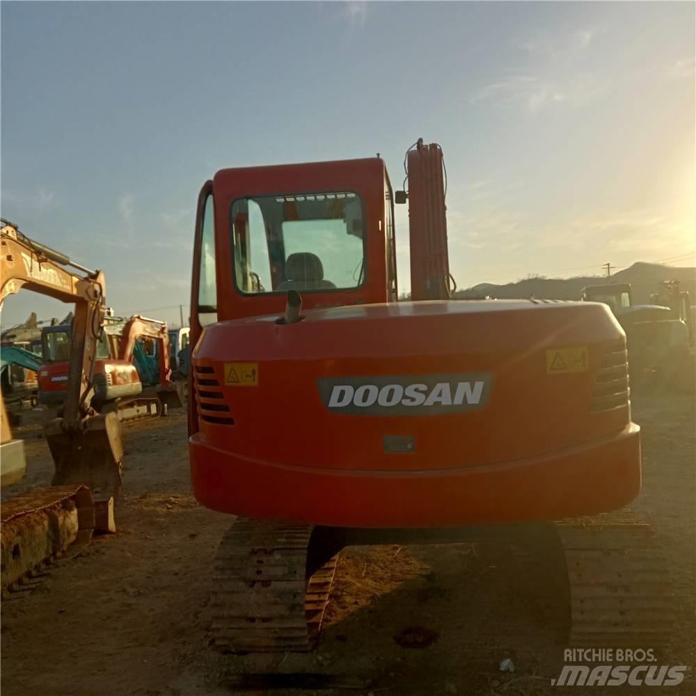Doosan DH70 Vikšriniai ekskavatoriai