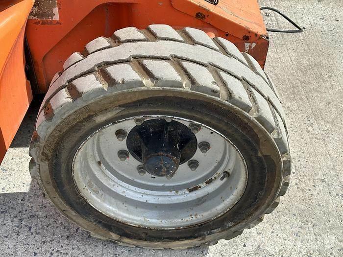 JLG E450 Alkūniniai keltuvai