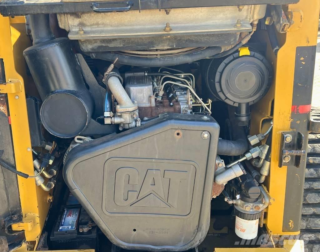 CAT 277 B    2006 Krautuvai su šoniniu pasukimu