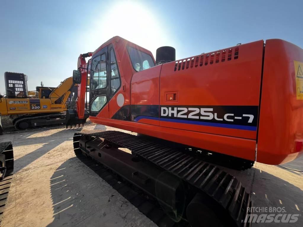 Doosan DH225-7 Vidutinės galios ekskavatoriai 7-12 t