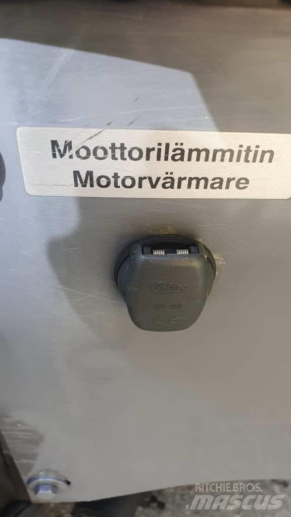 LM Trac 586 Naudoti ratiniai krautuvai