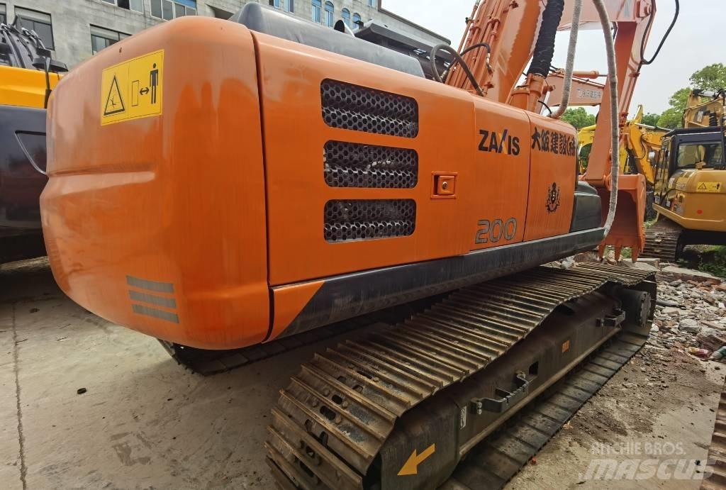 Hitachi ZX 200 Vikšriniai ekskavatoriai