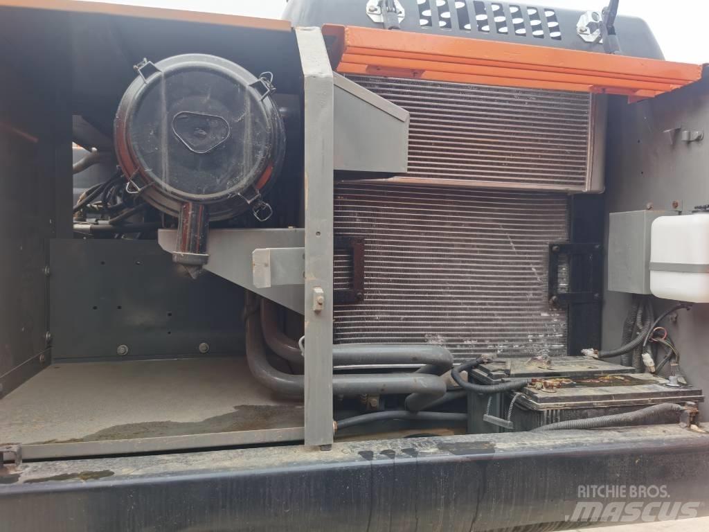 Hitachi ZX 200 Vikšriniai ekskavatoriai