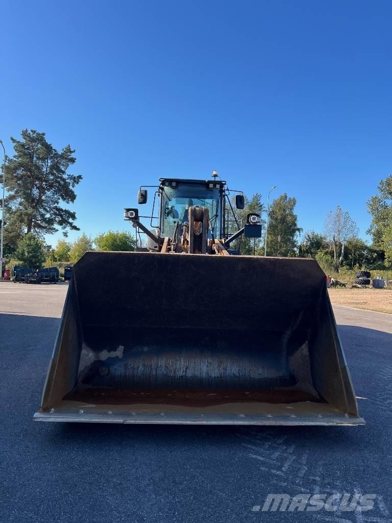 CASE 1021 G Naudoti ratiniai krautuvai