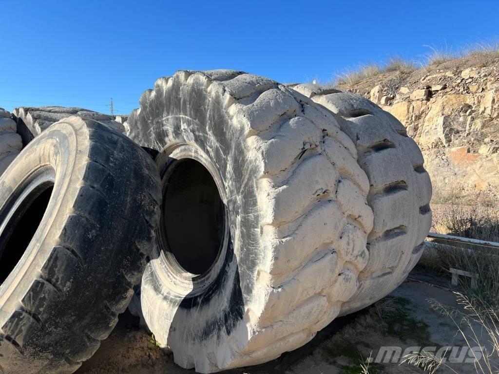 CAT 990 II Naudoti ratiniai krautuvai